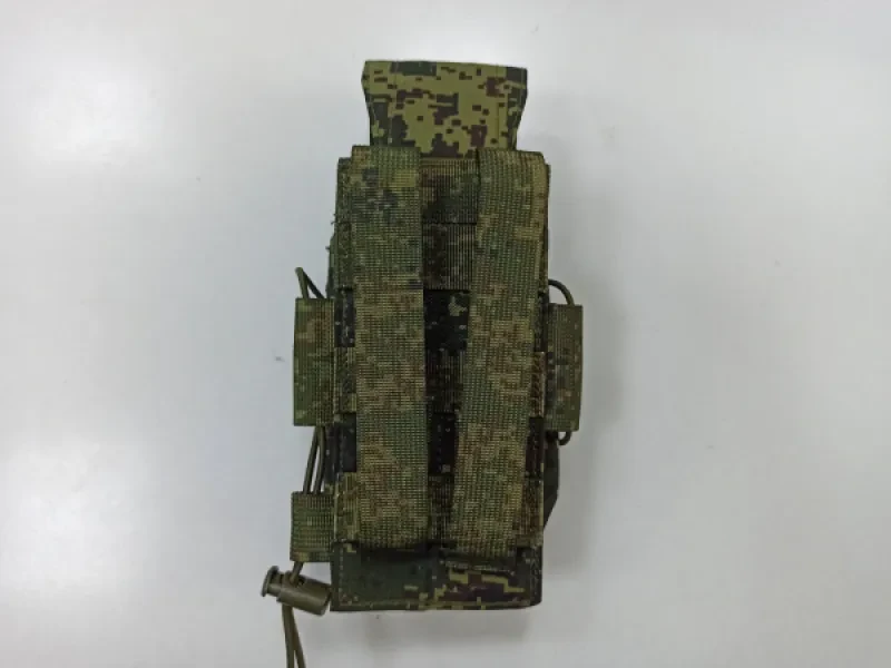 Фото товара Подсумок Camofans для маг.АК одинарный под 2 маг. закрытый пиксель